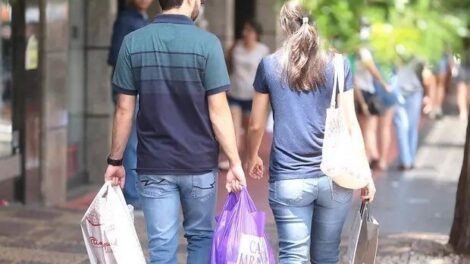 Comércio de rua em Maringá lidera intenção de compras para o Dia das Mães, aponta pesquisa