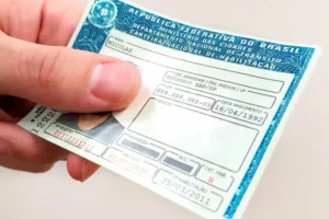 Comissão aprova volta de exame médico para renovar CNH, em derrota do governo Lula