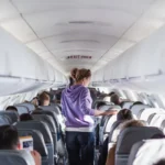 Comissário de bordo revela o lugar mais nojento do avião (e não é o WC)