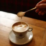 Como o café afeta o seu intestino e cérebro