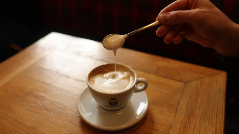 Como o café afeta o seu intestino e cérebro
