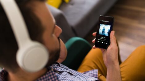 Como os Algoritmos de Streaming Estão Matando (ou Salvando) Novos Artistas
