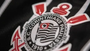 Corinthians briga por G-5 do Brasileiro com o Cruzeiro antes de decisão na Libertadores