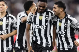 Corinthians e Botafogo duelam no Rio para se afastar da zona de rebaixamento do Brasileirão