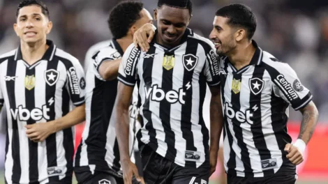 Corinthians e Botafogo duelam no Rio para se afastar da zona de rebaixamento do Brasileirão