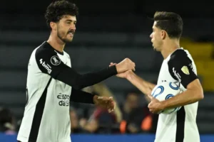Corinthians se classifica às oitavas da Libertadores sem entrar em campo