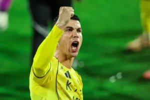 Cristiano Ronaldo faz gol 971 da carreira, e Al-Nassr fica perto do título