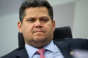Davi Alcolumbre descarta leitura de requerimentos para criar CPMI do Banco Master