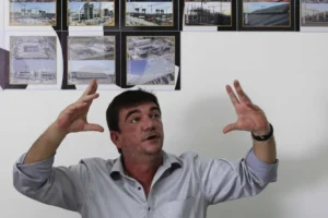 Defesa de Andrés vê 'irregularidades' em votação de expulsão no Corinthians