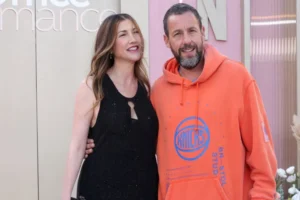 Desleixado? Adam Sandler é criticado por escolha de look em estreia