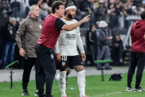 Diniz defende Yuri Alberto após vaias da torcida do Corinthians e quer permanência de Memphis