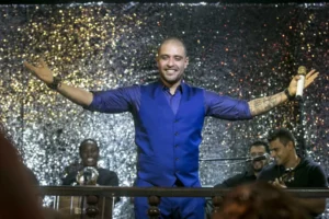 Diogo Nogueira se recupera em casa após quadro grave de laringite