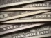 Dólar sobe a R$ 5,06, e bolsa cai com tensão global e ruído político