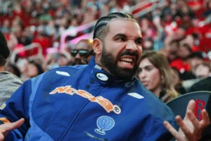 Drake passa Michael Jackson como artista solo masculino com mais músicas no topo