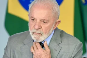"É um caso de polícia", diz Lula sobre relação entre Flávio e Vorcaro