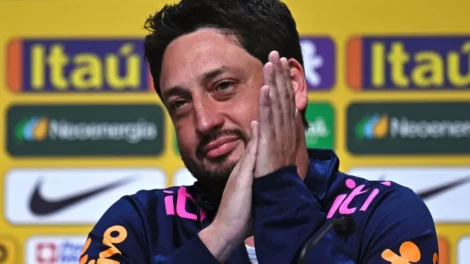 EUA não quis trocar dia, diz Arthur Elias sobre jogos simultâneos do Brasil
