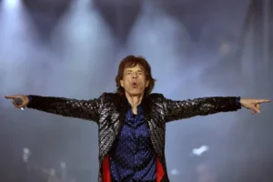 Festa com Mick Jagger em ilha na Itália é interrompida após infringir regras locais