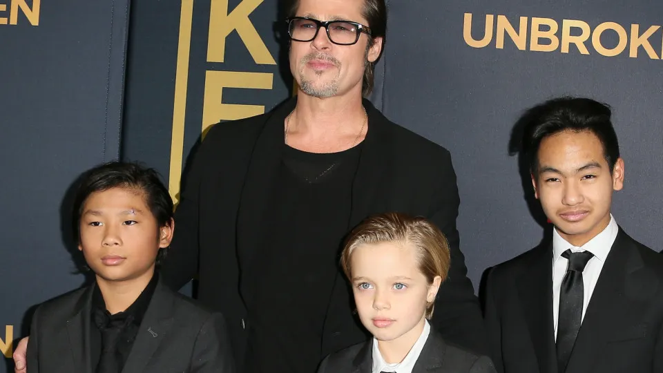 Filho de Brad Pitt e Angelina Jolie retira oficialmente sobrenome do pai