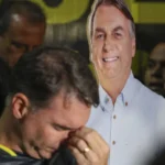 Flávio diz que Jair Bolsonaro o aconselhou a falar a verdade e que Eduardo vive de doação do pai