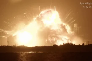 Foguete New Glenn explode durante teste da Blue Origin na Flórida