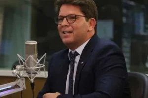 Funcionária pagou cartão da esposa de Mario Frias e fez PIX para ex-chefe