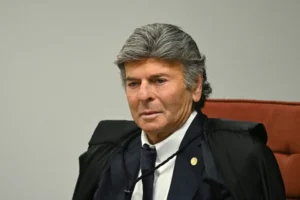 Fux acompanha Cármen Lúcia e vota contra redução de inelegibilidade na Lei da Ficha Limpa