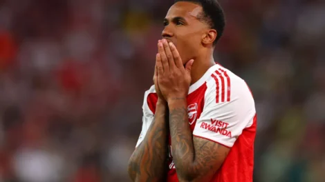 Gabriel Magalhães quebra silêncio após perder pênalti contra o PSG