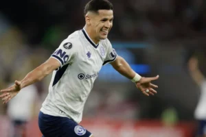 'Haaland paraguaio' assombra rivais e é artilheiro da Liberta antes da Copa