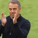 Hansi Flick confirma renovação de contrato com o Barcelona até 2028