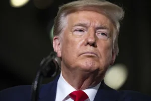 Hematomas nas mãos de Trump? Relatório médico explica o porquê