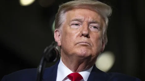Hematomas nas mãos de Trump? Relatório médico explica o porquê