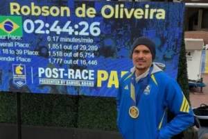 Heroi improvável, paulista Robson de Oliveira equilibra exigências da maratona com jornada 'proletária'