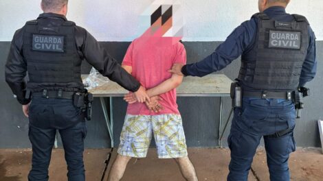 Homem é preso após agredir companheira em via pública em Maringá