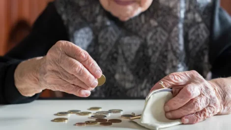 Idosos têm direito aos R$1621 do INSS sem ter contribuído
