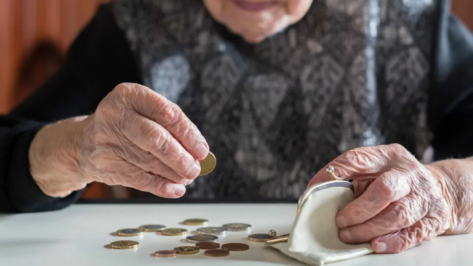 Idosos têm direito aos R$1621 do INSS sem ter contribuído