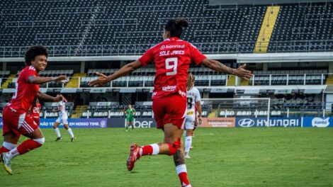 Inter aplica 3 a 0 no Santos fora de casa pelo Brasileirão Feminino