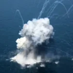 Irã atinge navio de guerra dos EUA com mísseis no Estreito de Ormuz