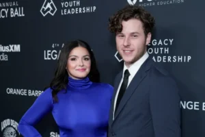 Irmãos em 'Modern Family', Ariel Winter e Nolan Gould passam a morar juntos na vida real