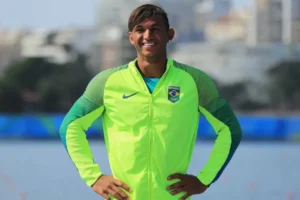 Isaquias Queiroz é prata na Copa do Mundo de Canoagem na Hungria
