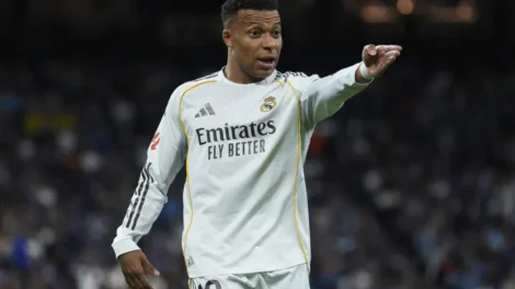 “Isso não é o Real Madrid”: Mbappé reclama e Arbeloa o desmente