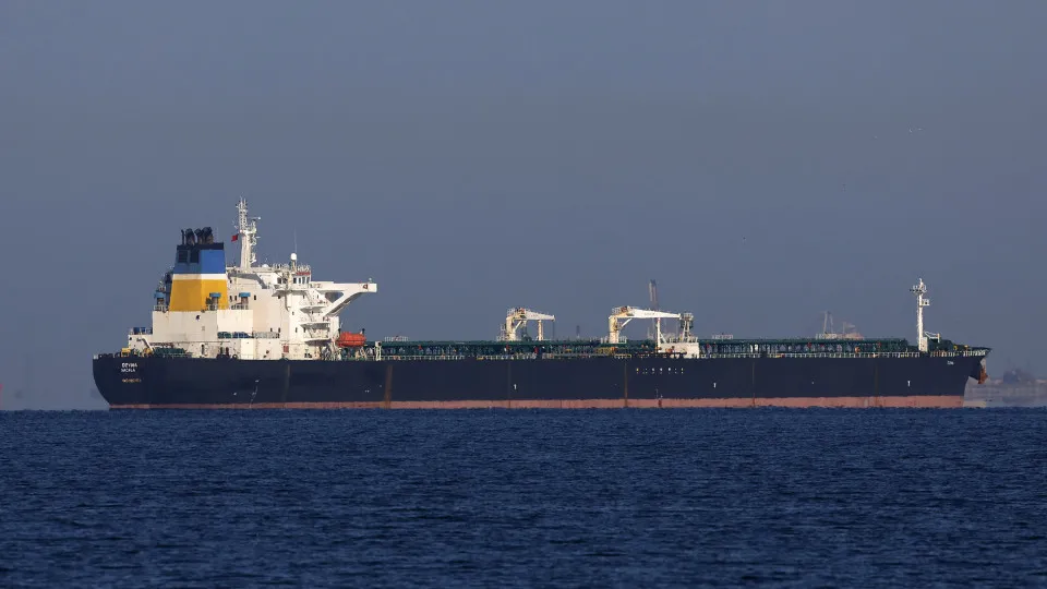 Japão adquire pela primeira vez petróleo russo desde encerramento de Ormuz