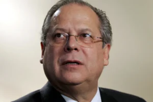 José Dirceu é diagnosticado com linfoma e inicia tratamento em SP