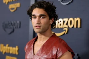 Josh Heuston não retorna para segunda temporada de 'Amores Improváveis'