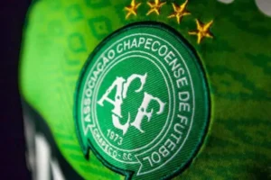 Justiça manda Chape pagar R$ 450 mil a família de jornalista morto em 2016