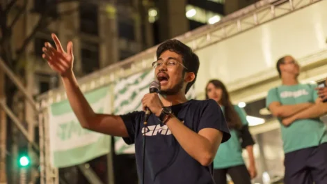 Kim Kataguiri diz que PM deveria “descer a borracha” em alunos da USP