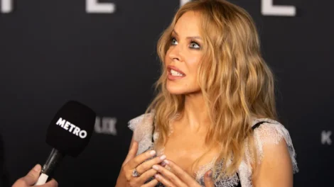 Kylie Minogue revela que foi diagnosticada com câncer pela segunda vez