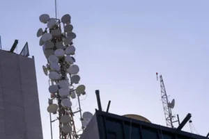 Leilão arrecada R$ 23 mi e mira cobertura em rodovias e áreas remotas