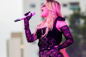 Luísa Sonza enfrenta chuva, falhas técnicas e desmaios em show da Virada Cultural