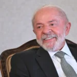 Lula assina MP e zera "taxa das blusinhas"