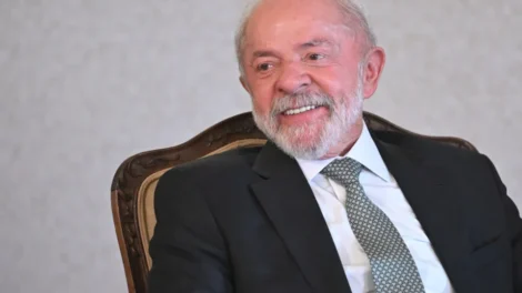 Lula chega aos EUA para encontro com Trump sob pressão eleitoral